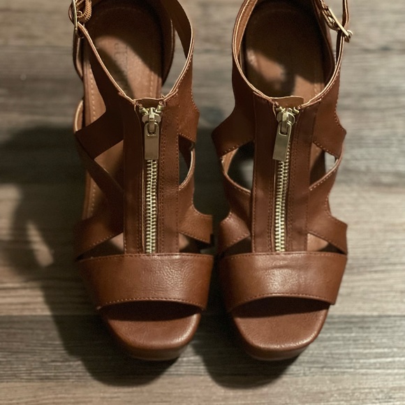 Just Fab, zip up, stacked heeled sandal - Picture 2 of 4